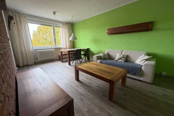 Pronájem bytu 3+1 86 m², Kaštanová, Rosice Pronájem bytu 3+1 86 m², Kaštanová, Rosice