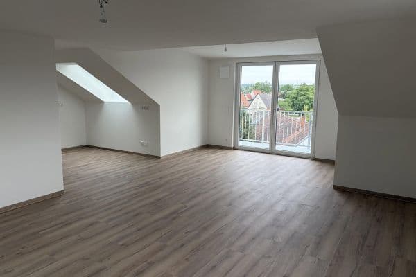 Pronájem bytu 3+1 91 m², Augsburger Straße 16, Wertingen Pronájem bytu 3+1 91 m², Augsburger Straße 16, Wertingen