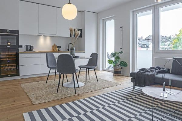 Pronájem bytu 3+1 71 m², Aachenerstrasse 157, Düsseldorf, Severní Porýní-Vestfálsko Pronájem bytu 3+1 71 m², Aachenerstrasse 157, Düsseldorf, Severní Porýní-Vestfálsko