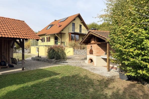 Prodej domu 125 m², pozemek 840 m², Lonnerstadt, Bavorsko Prodej domu 125 m², pozemek 840 m², Lonnerstadt, Bavorsko