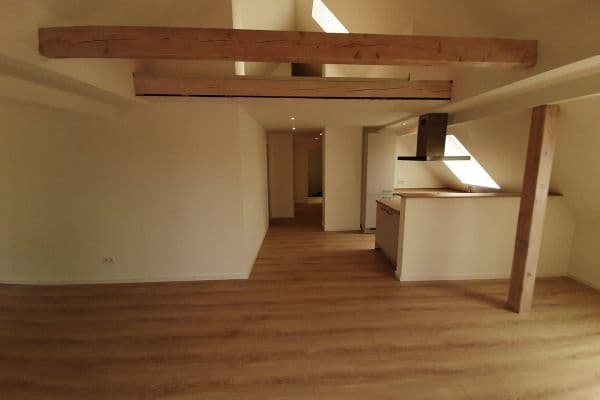 Pronájem bytu 2+1 64 m², Stader Landstraße 31, Bremen, Bremen Pronájem bytu 2+1 64 m², Stader Landstraße 31, Bremen, Bremen