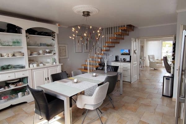 Prodej bytu 3+1 115 m², Diergardtstr., Moers Prodej bytu 3+1 115 m², Diergardtstr., Moers
