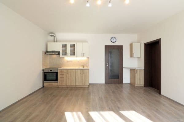Pronájem bytu 2+kk 47 m², Jaroslava Holečka, Kladno Pronájem bytu 2+kk 47 m², Jaroslava Holečka, Kladno