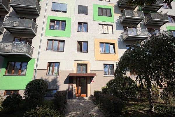 Pronájem bytu 2+1 53 m², Pod Lipami, Praha Pronájem bytu 2+1 53 m², Pod Lipami, Praha