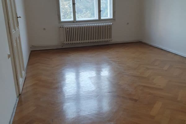 Pronájem bytu 3+1 100 m², U Starého hřbitova, Praha Pronájem bytu 3+1 100 m², U Starého hřbitova, Praha