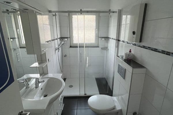 Pronájem bytu 3+1 73 m², Leipziger Straße 18, Essen Pronájem bytu 3+1 73 m², Leipziger Straße 18, Essen