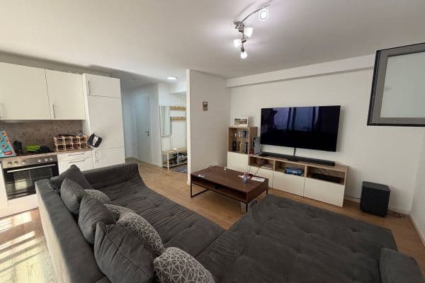 Pronájem bytu 2+1 64 m², Griesheim Pronájem bytu 2+1 64 m², Griesheim