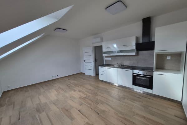 Pronájem bytu 2+kk 45 m², Revoluční, Přeštice Pronájem bytu 2+kk 45 m², Revoluční, Přeštice
