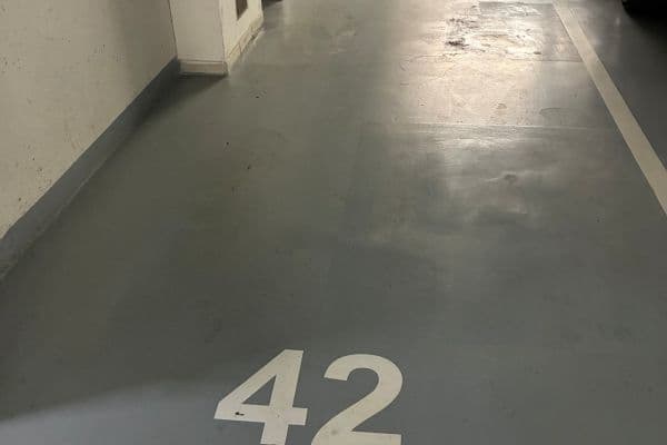 Pronájem garáže 15 m², Na Hroudě, Praha Pronájem garáže 15 m², Na Hroudě, Praha