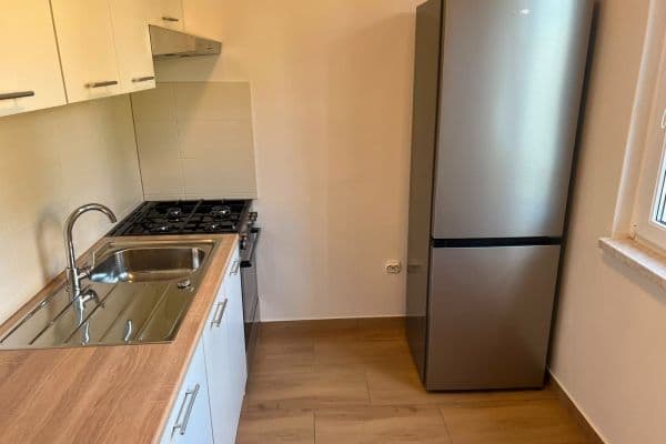 Pronájem bytu 2+1 56 m², Peštukova, Praha Pronájem bytu 2+1 56 m², Peštukova, Praha