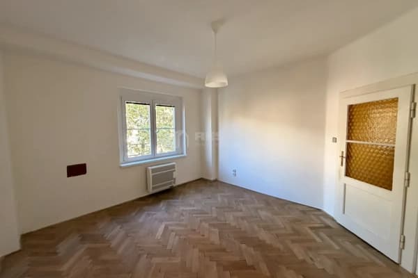 Pronájem bytu 3+1 60 m², Biskupcova, Praha Pronájem bytu 3+1 60 m², Biskupcova, Praha