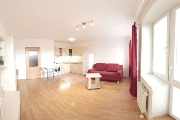 Pronájem bytu 1+kk 37 m², Boloňská, Praha Pronájem bytu 1+kk 37 m², Boloňská, Praha