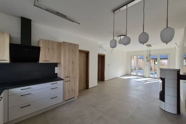 Pronájem bytu 4+kk 100 m², Revoluční, Přeštice Pronájem bytu 4+kk 100 m², Revoluční, Přeštice