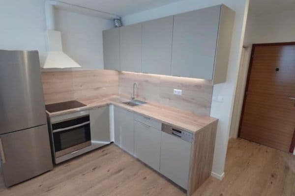 Pronájem bytu 1+1 33 m², Chlebovická, Praha Pronájem bytu 1+1 33 m², Chlebovická, Praha