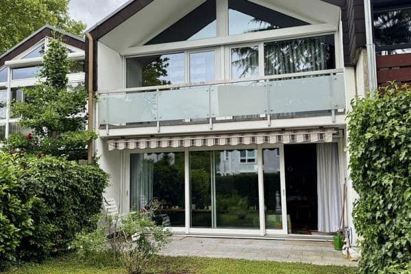 Prodej domu 119 m², pozemek 221 m², Reutlinger Straße 15, Tamm Prodej domu 119 m², pozemek 221 m², Reutlinger Straße 15, Tamm