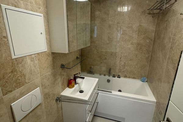 Prodej bytu 3+1 57 m², Berlin, Berlín Prodej bytu 3+1 57 m², Berlin, Berlín
