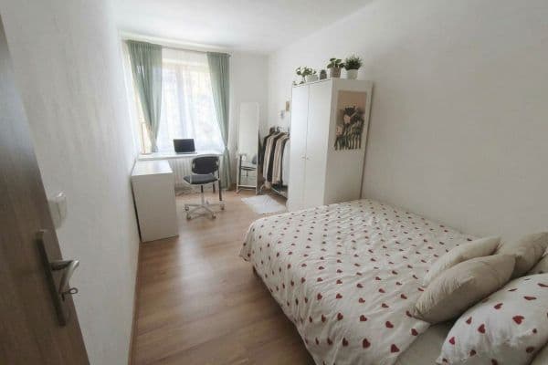 Prodej bytu 4+kk 77 m², Hrusická, Praha Prodej bytu 4+kk 77 m², Hrusická, Praha