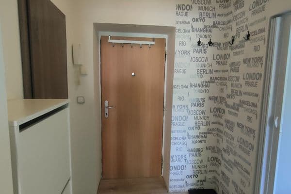 Pronájem bytu 1+1 30 m², J. A. Komenského, Stochov Pronájem bytu 1+1 30 m², J. A. Komenského, Stochov