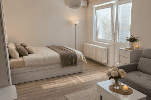 Pronájem bytu 1+1 36 m², Královická, Praha Pronájem bytu 1+1 36 m², Královická, Praha