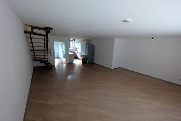 Pronájem bytu 4+1 120 m², Sindelfingen Pronájem bytu 4+1 120 m², Sindelfingen