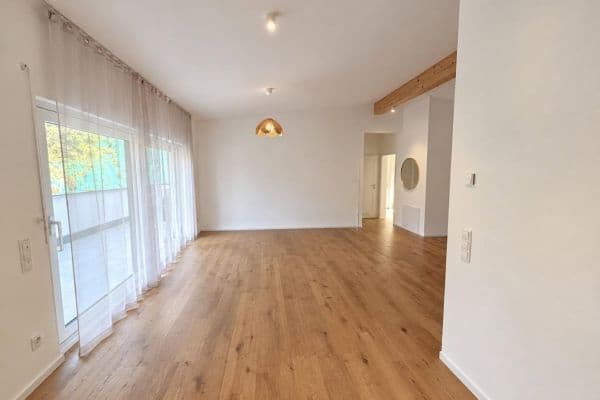 Pronájem bytu 3+1 97 m², Sulzbachstr. 50, Oberndorf am Neckar Pronájem bytu 3+1 97 m², Sulzbachstr. 50, Oberndorf am Neckar