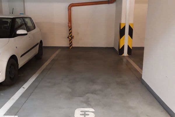 Pronájem garáže 15 m², Zrzavého, Praha Pronájem garáže 15 m², Zrzavého, Praha
