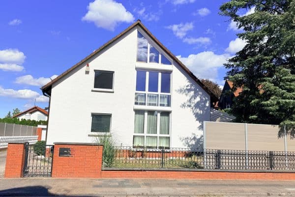 Prodej domu 194 m², pozemek 760 m², Heusenstamm Prodej domu 194 m², pozemek 760 m², Heusenstamm