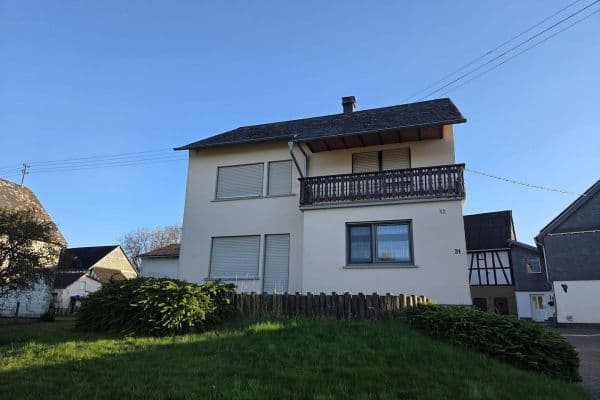 Prodej domu 158 m², pozemek 1.674 m², Hauptstraße 31, Heinzenbach Prodej domu 158 m², pozemek 1.674 m², Hauptstraße 31, Heinzenbach