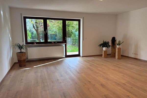 Prodej domu 154 m², pozemek 290 m², Neuendettelsau Prodej domu 154 m², pozemek 290 m², Neuendettelsau