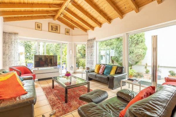 Pronájem bytu 2+kk 95 m², Cáchy, Severní Porýní-Vestfálsko Pronájem bytu 2+kk 95 m², Cáchy, Severní Porýní-Vestfálsko