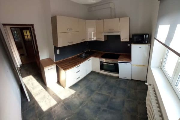 Pronájem bytu 2+1 36 m², Husovo náměstí, Praha Pronájem bytu 2+1 36 m², Husovo náměstí, Praha
