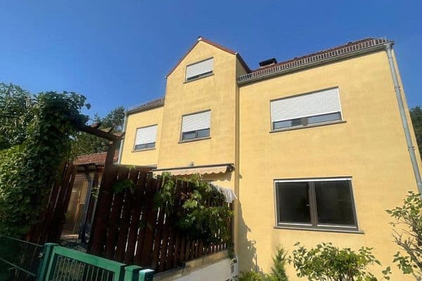 Pronájem domu 150 m², pozemek 350 m², Friedrichdorf Pronájem domu 150 m², pozemek 350 m², Friedrichdorf
