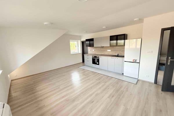 Pronájem bytu 3+kk 56 m², U Zvoničky, Nymburk Pronájem bytu 3+kk 56 m², U Zvoničky, Nymburk