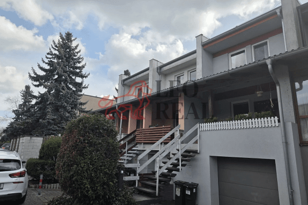 Pronájem domu 120 m², pozemek 306 m², Petra Fastra, Říčany Pronájem domu 120 m², pozemek 306 m², Petra Fastra, Říčany