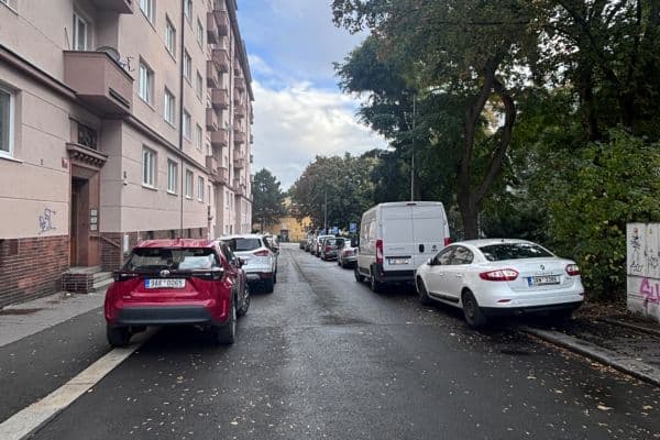 Pronájem bytu 1+1 43 m², Karpatská, Praha, Praha Pronájem bytu 1+1 43 m², Karpatská, Praha, Praha