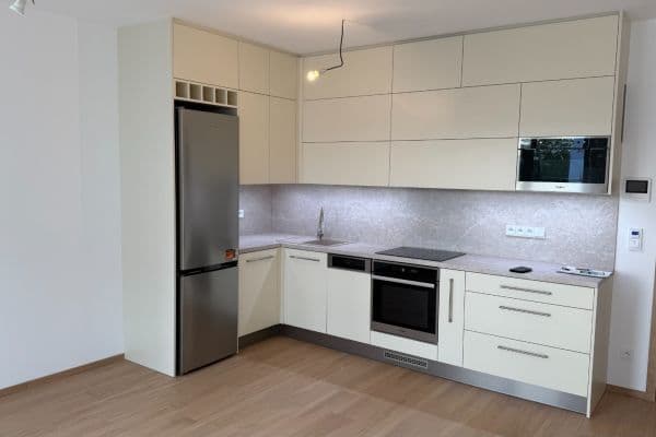 Pronájem bytu 2+kk 55 m², U Engerthu, Kladno, Středočeský kraj Pronájem bytu 2+kk 55 m², U Engerthu, Kladno, Středočeský kraj