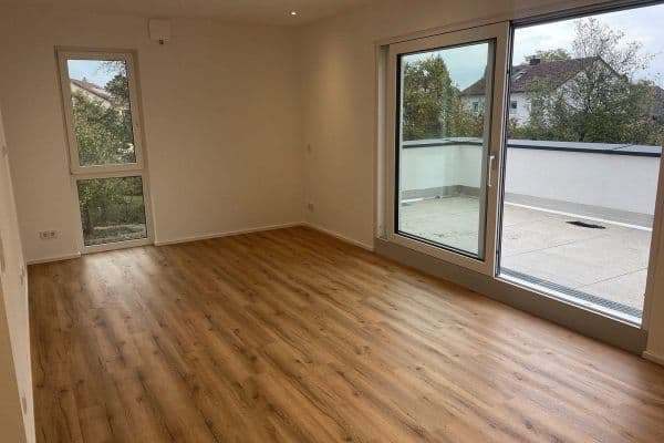 Pronájem bytu 3+1 74 m², Aldringenstraße 7, Ingolstadt, Bavorsko Pronájem bytu 3+1 74 m², Aldringenstraße 7, Ingolstadt, Bavorsko
