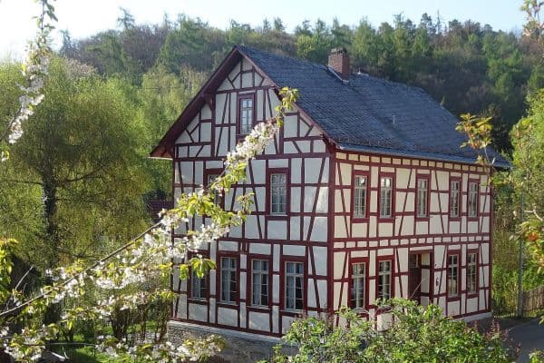 Prodej domu 240 m², pozemek 1.242 m², Malbachweg 6, Idstein Prodej domu 240 m², pozemek 1.242 m², Malbachweg 6, Idstein