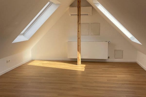 Pronájem bytu 3+1 104 m², Lerchenweg 51, Bochum Pronájem bytu 3+1 104 m², Lerchenweg 51, Bochum