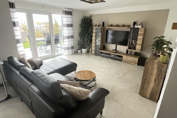 Pronájem bytu 4+1 117 m², Amselrain 34, Oberderdingen Pronájem bytu 4+1 117 m², Amselrain 34, Oberderdingen