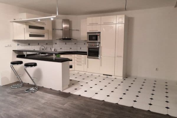 Prodej bytu 3+kk 69 m², Přátelství, Praha Prodej bytu 3+kk 69 m², Přátelství, Praha