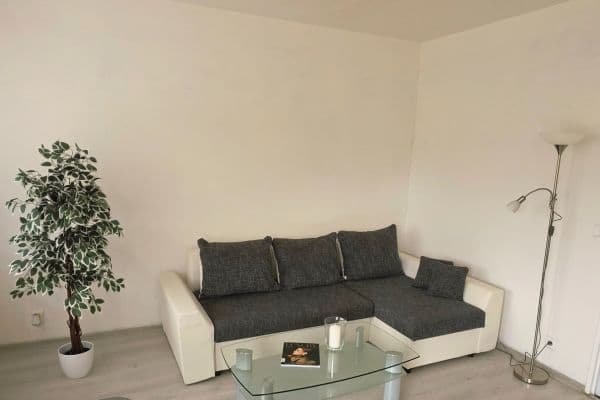 Pronájem bytu 2+kk 58 m², Vojtěcha Lanny, Kladno, Středočeský kraj Pronájem bytu 2+kk 58 m², Vojtěcha Lanny, Kladno, Středočeský kraj