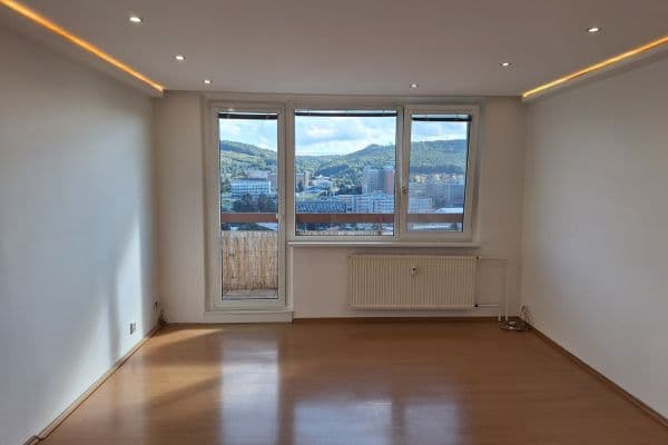 Pronájem bytu 3+1 85 m², Slunečná, Zlín, Zlínský kraj Pronájem bytu 3+1 85 m², Slunečná, Zlín, Zlínský kraj