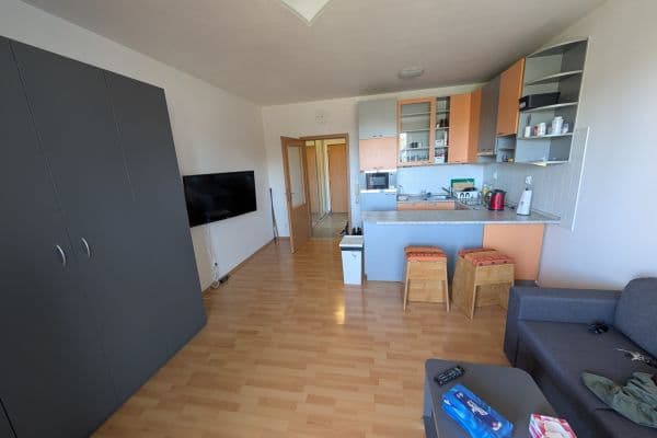 Pronájem bytu 1+kk 31 m², Beranových, Praha Pronájem bytu 1+kk 31 m², Beranových, Praha