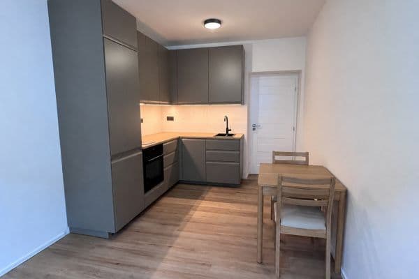 Pronájem bytu 2+kk 42 m², Musílkova, Praha Pronájem bytu 2+kk 42 m², Musílkova, Praha