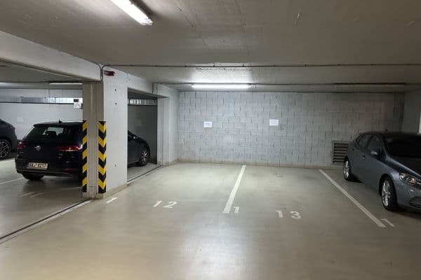 Pronájem garáže 13 m², Křižíkova, Praha Pronájem garáže 13 m², Křižíkova, Praha