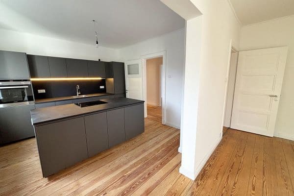 Prodej bytu 4+1 95 m², Hamburg, Hamburg Prodej bytu 4+1 95 m², Hamburg, Hamburg