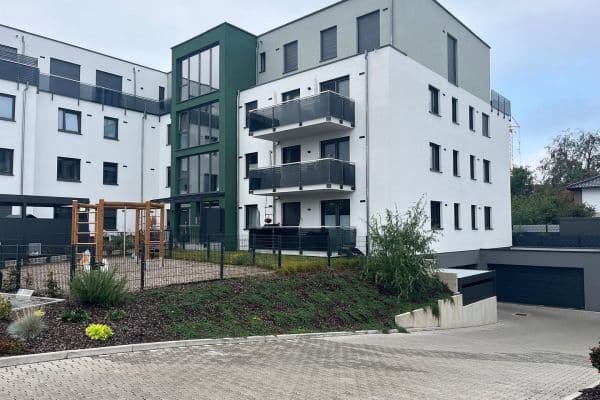 Pronájem bytu 3+1 103 m², Stadionstr.60a, Andernach Pronájem bytu 3+1 103 m², Stadionstr.60a, Andernach