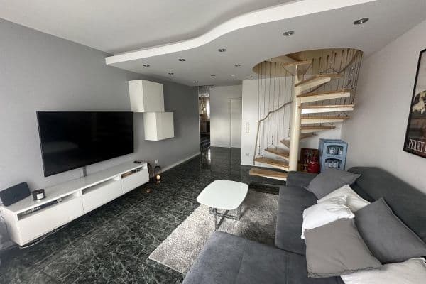 Pronájem bytu 4+1 108 m², Ludwigshafen Pronájem bytu 4+1 108 m², Ludwigshafen