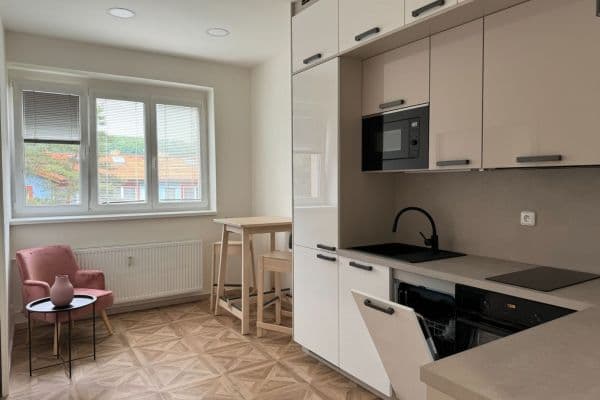 Prodej bytu 2+kk 42 m², Čihákova, Praha Prodej bytu 2+kk 42 m², Čihákova, Praha
